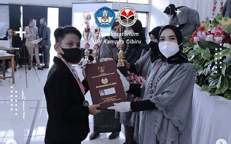 Wisuda Angkatan ke-16